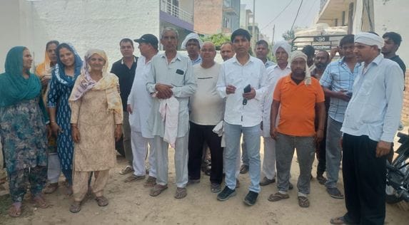 People demonstrated against unannounced electricity cuts