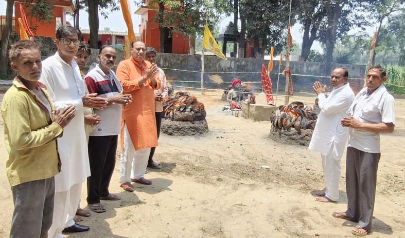 Maharaj started penance for world peace and prosperity of the country