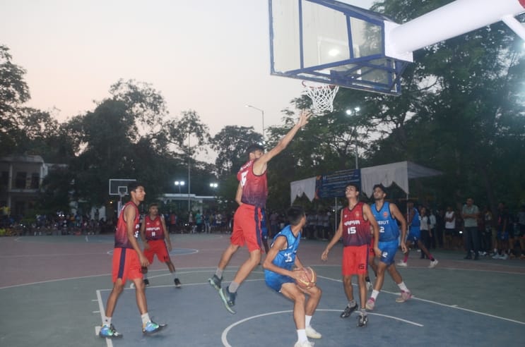 Meerut defeated Jhansi in basketball boys and girls category