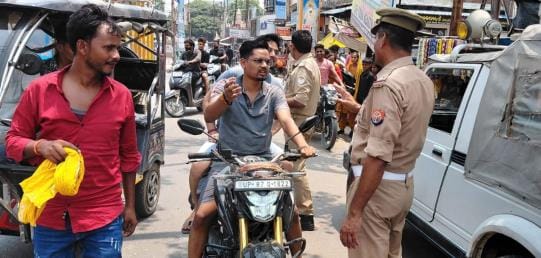 kasganj news driving licence suspended