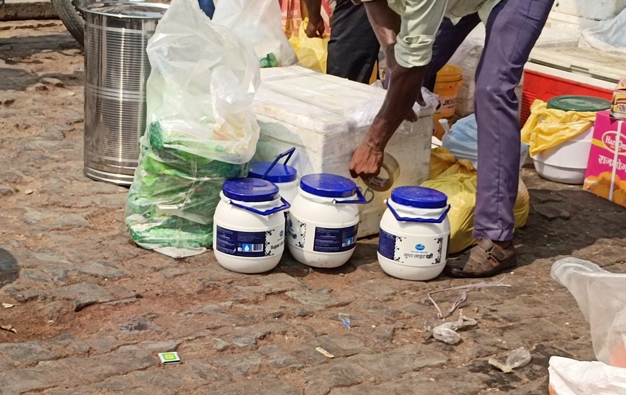 Yogurt is being sold in boxes in Khalilabad city
