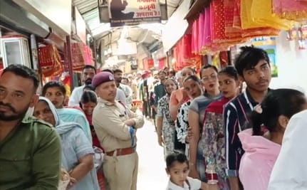 A huge crowd of devotees gathered at Maa Chintapurni temple, 20,000 took darshan