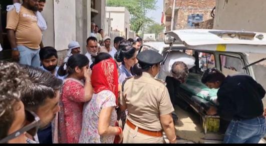 The husband killed his wife by hitting her on the head with a hammer due to suspicion on her character, after the incident he went straight to the police station and said- Sir, I have committed a crime