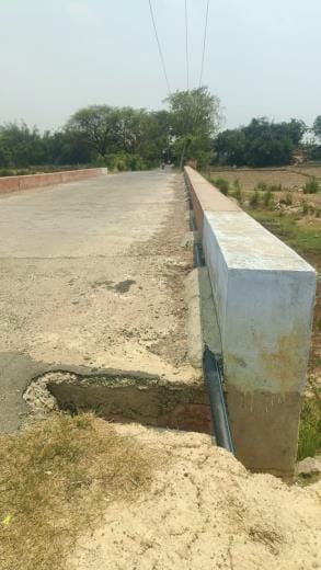 The approach to the bridge collapsed, there is a risk of accident
