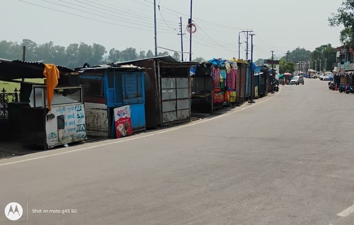The hawkers were not removed from the main market, now the city council will take action