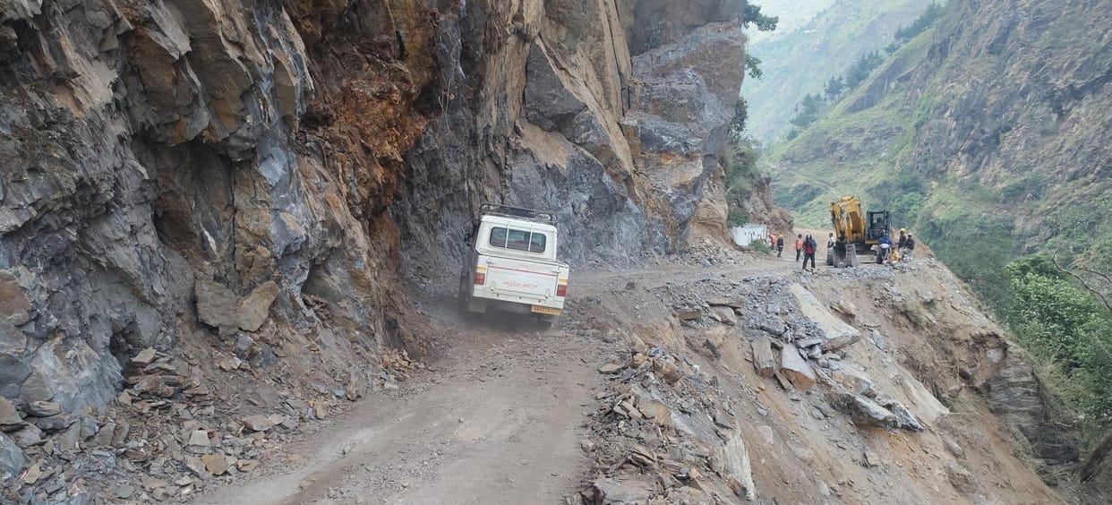 Tawaghat-Sobla-Dhakar road opened on the third day