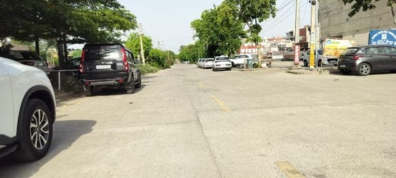 Extreme heat... mercury reached 44 degrees, hot wind blew at the speed of 16 km scorching people