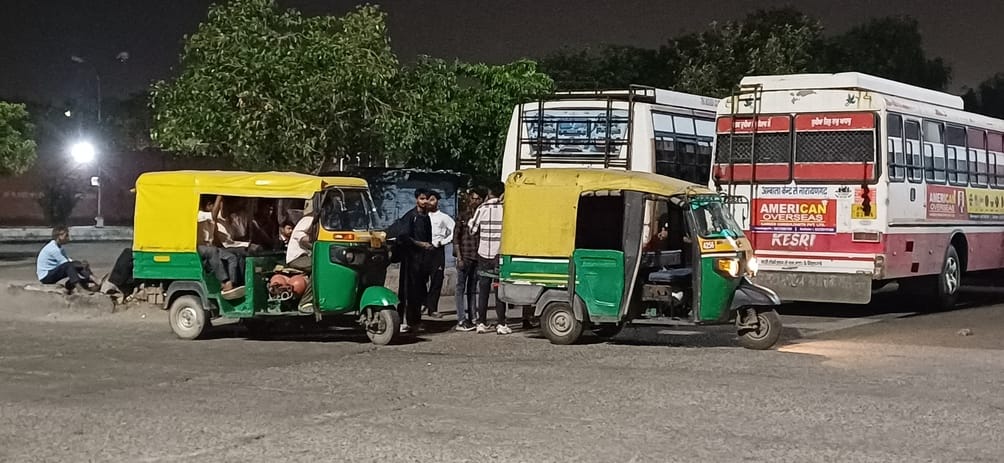 Risk: Auto drivers taking passengers to Punjab