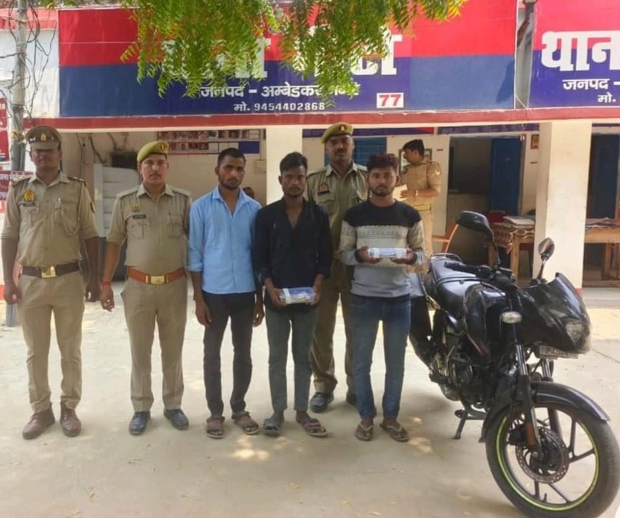 Three vicious members of Ayodhya gang who used to rob wedding ceremonies arrested