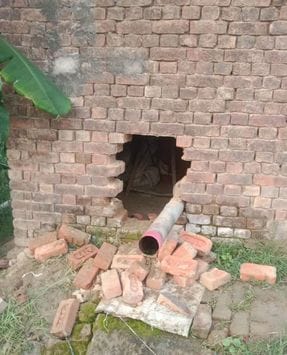 Goods worth 50 thousand stolen by cutting the wall of the tube well