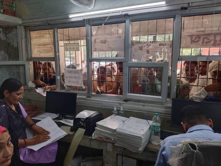 E-upchar server did not work even on the second day, prescriptions were issued manually, CMO checked the system