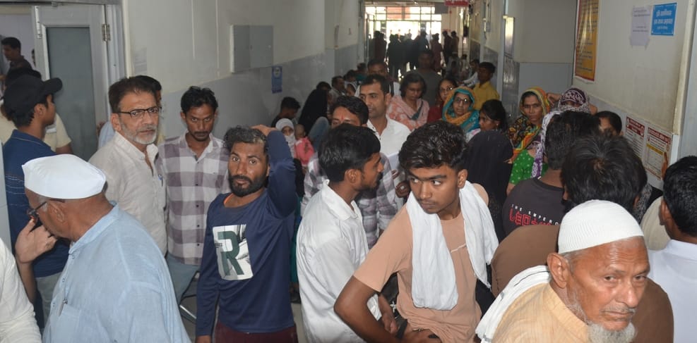 District hospital opened after two days, number of patients in OPD crossed 1200