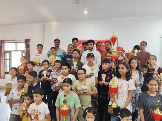 Vivek and Palak became winners in the senior category of chess