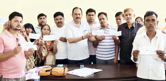 Fire accident assistance cheques given to 32 farmers