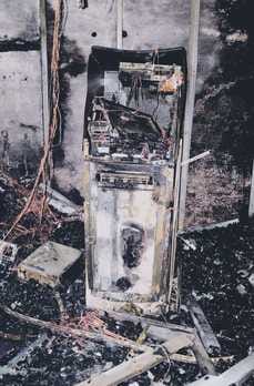 ATM caught fire due to short circuit, 23 lakh rupees kept in ATM found safe