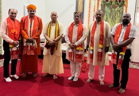 Temples should become power centres: Vijay Kaushal Maharaj