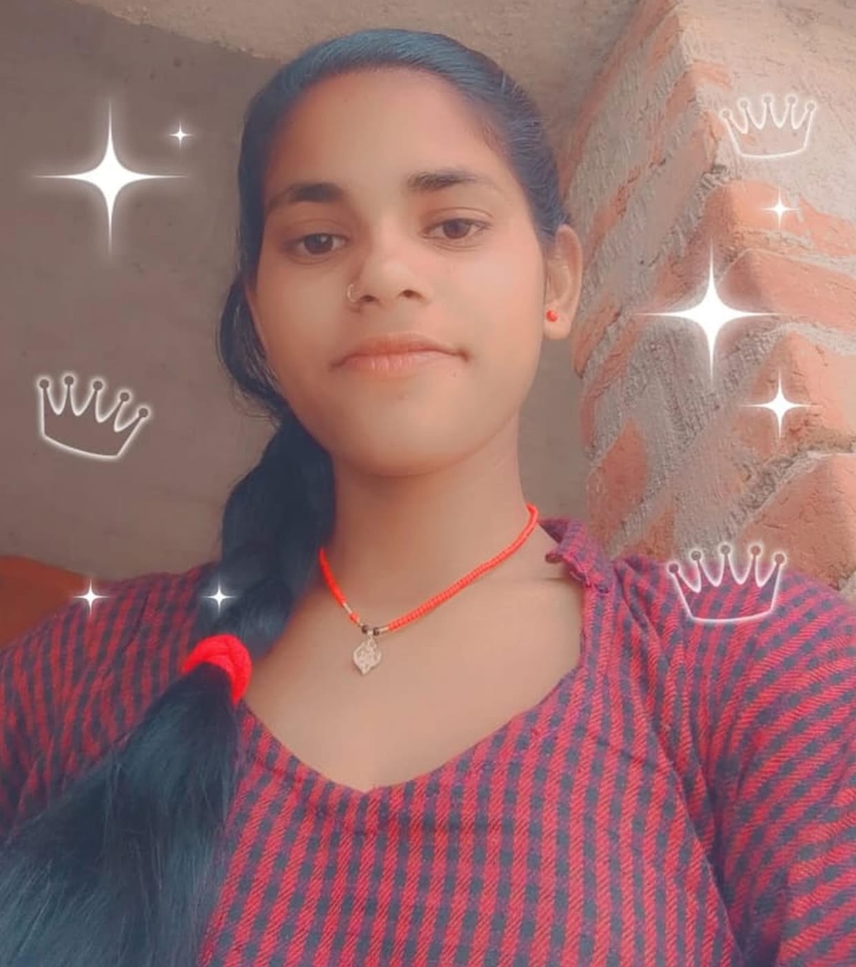 The body of a girl was found hanging from a sari noose in the room