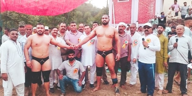 Sagar of Gurdaspur won the Balle Da Peer wrestling match