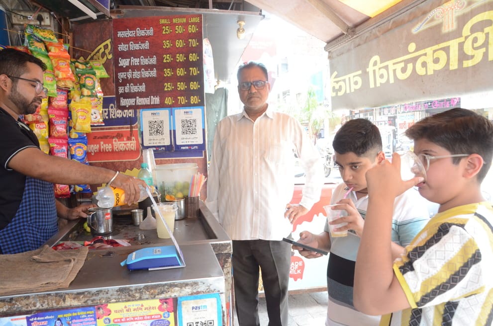 Maximum temperature 44.3 degrees, hottest day of the season