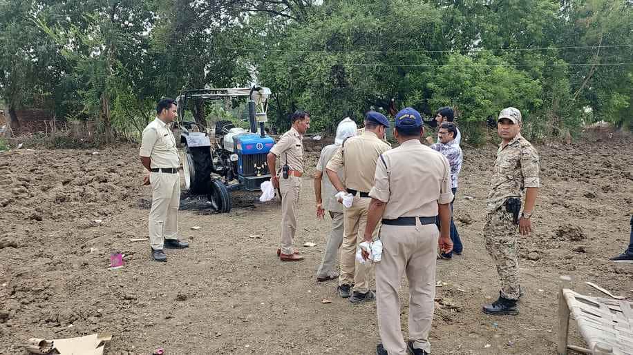 घटना स्थल पर मौजूद एसपी