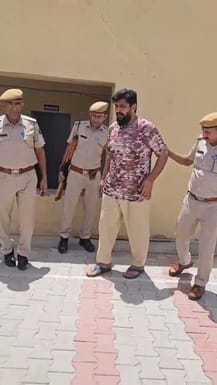 Attempt to deliver package to father in jail Three accused including son arrested
