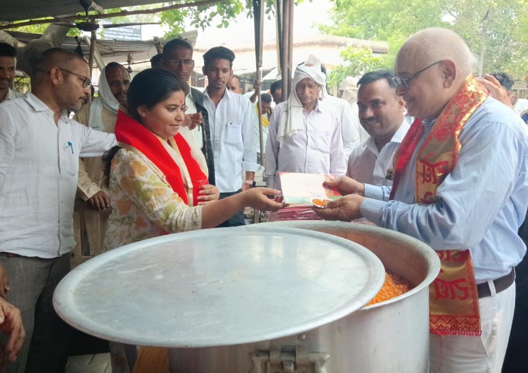 Bhandara was organised in every place, Bajrangbali was praised