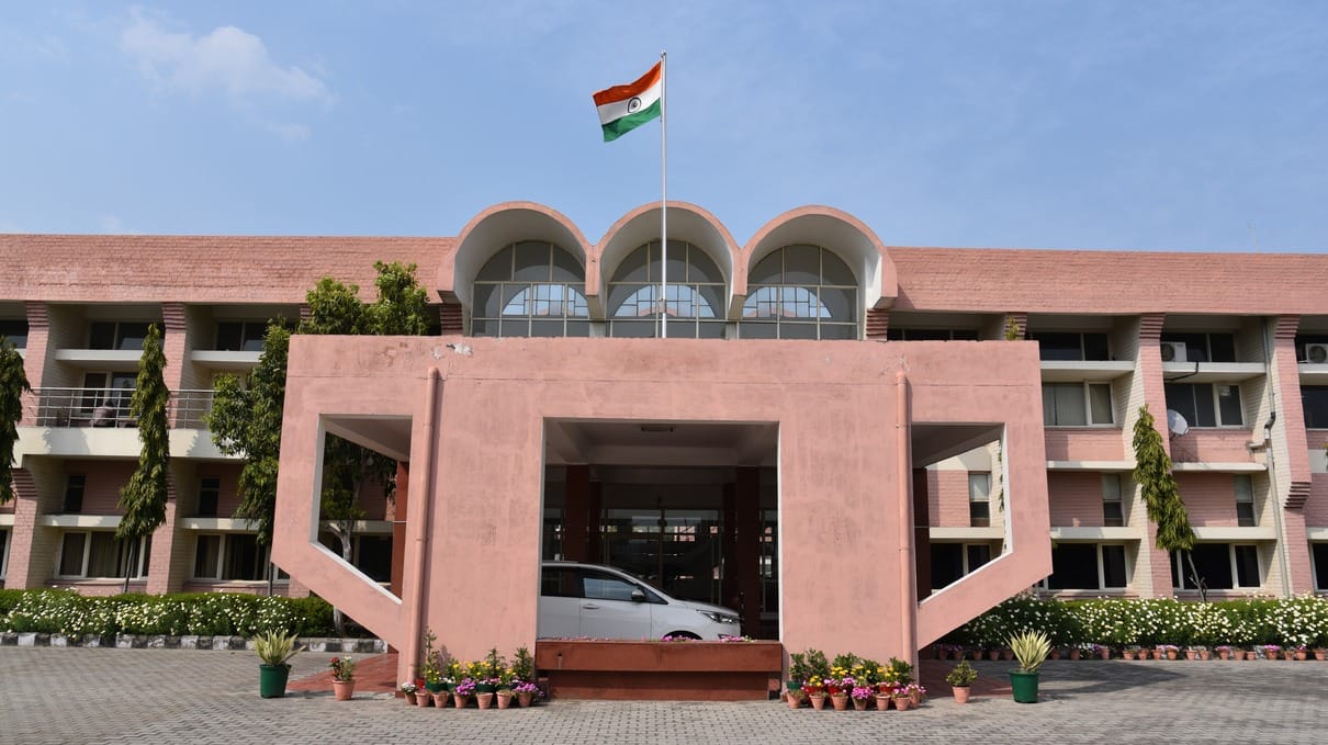 Irregularities in the construction of swimming pool of Murthal University, ACB started investigation