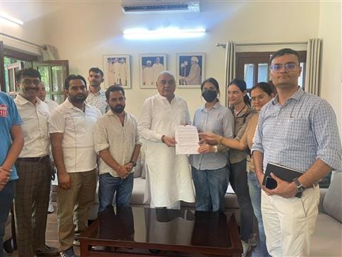 Hooda said Congress is with the youth from media to Parliament in the investigation of paper leak scam