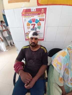 Bloody clash between two parties in Sardhana, nine injured