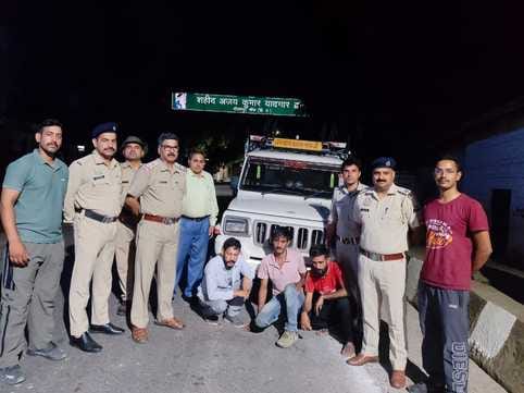 A vehicle loaded with Khair wood was caught during the blockade, three arrested