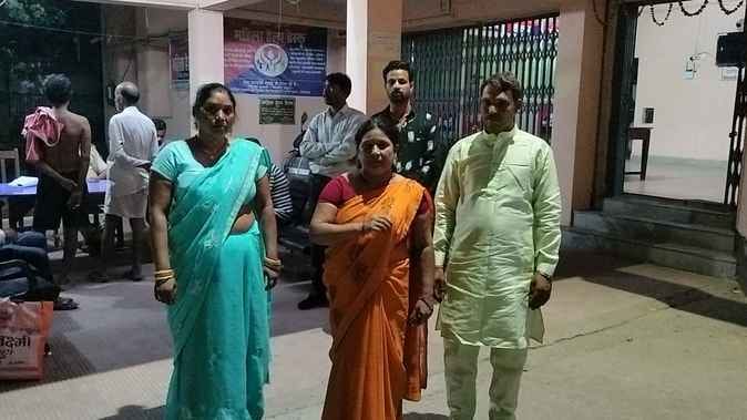 न्याय की गुहार लेकर थाने पहुंचा पीड़ित परिवार