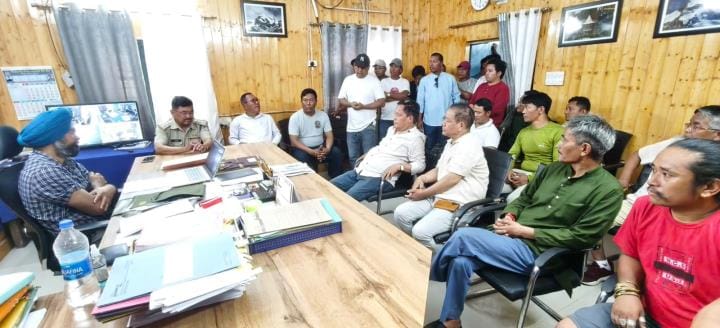 Operation of local taxis stopped on Adi Kailash Yatra route