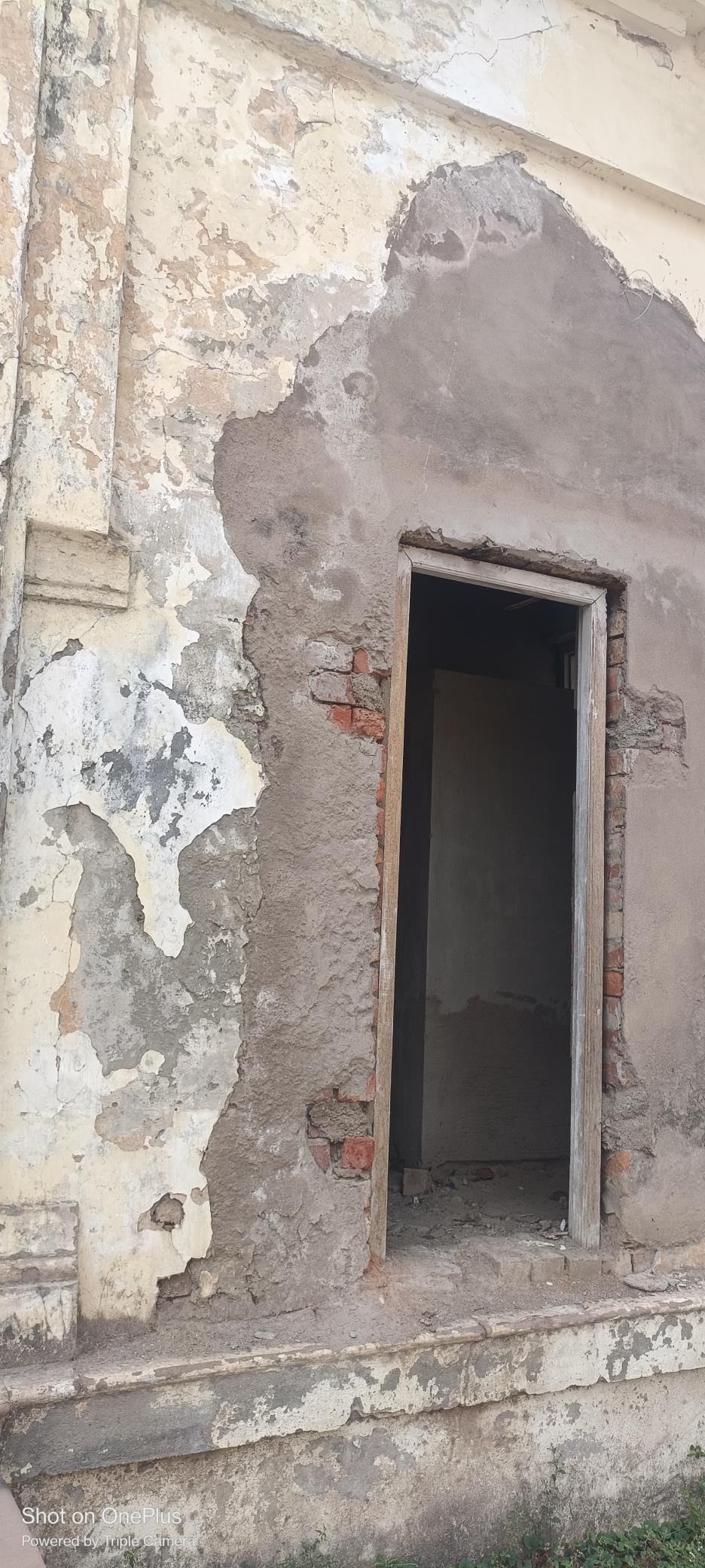 The 115 year old Arts College is deteriorating day by day