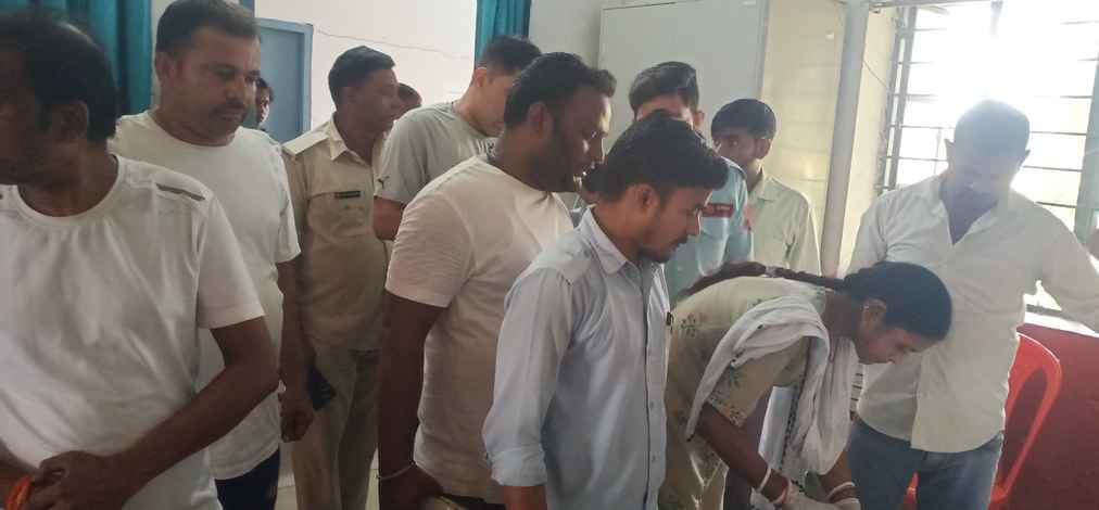 Nalanda news PNB CSP operator shot and robbed in Nalanda