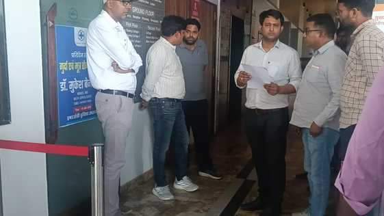 अवैध निर्माण पर चला प्रशासन का बुलडोजर