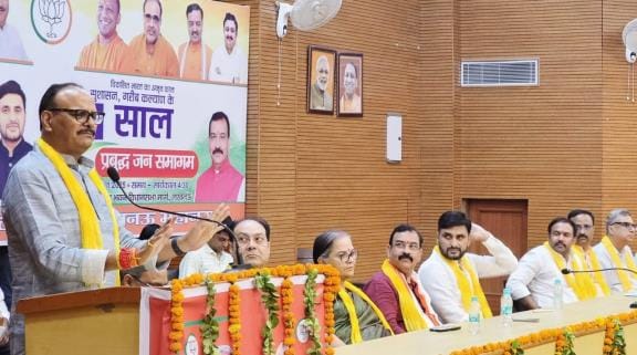 In the previous governments, 15 paise out of one rupee used to reach the public: Pathak