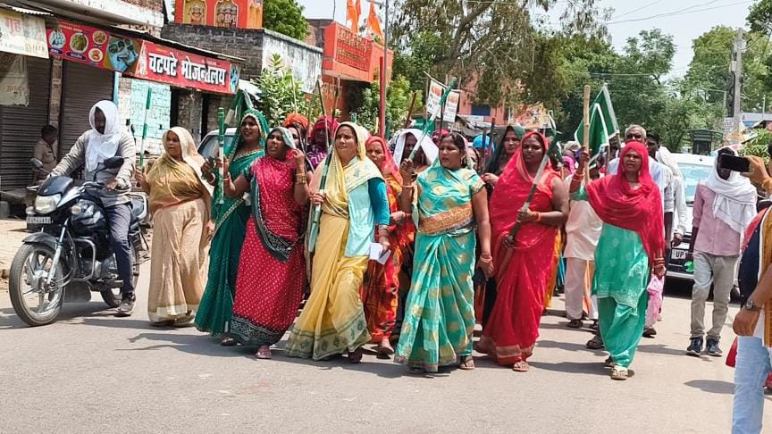 Women protested at the SP office