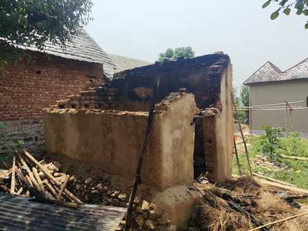 Slate-roofed cowshed fell prey to fire, buffalo scorched by the flames
