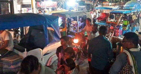 Exhibition fair caused traffic jam, ambulance was stuckExhibition fair caused traffic jam, ambulance was stuck for half an hour for half an hour