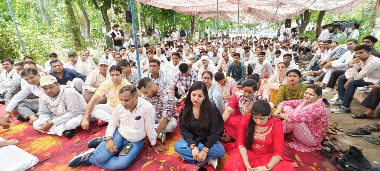 HSEB Worker Union protested against online transfer policy