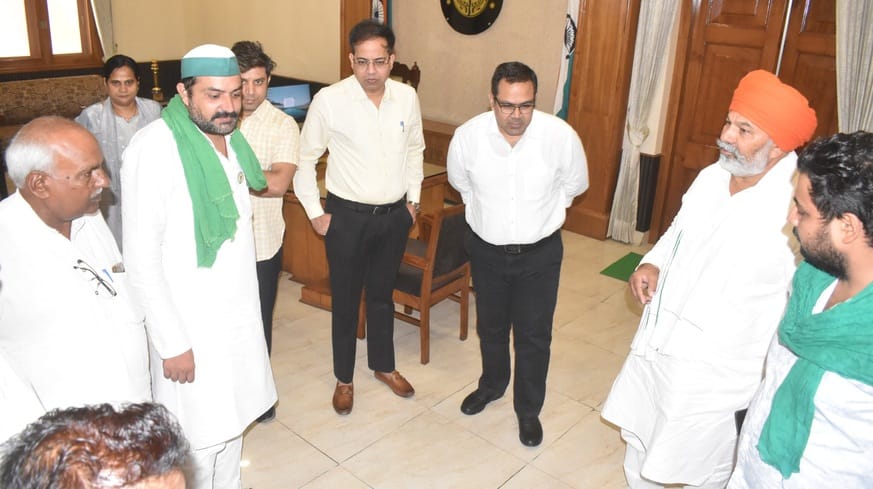 Farmer families should get financial help, action should be taken against officials: Tikait