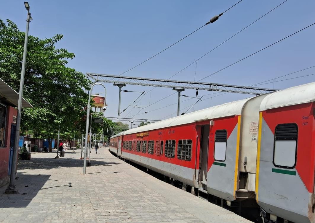 Crisis of confirmed seat in return for foreigners