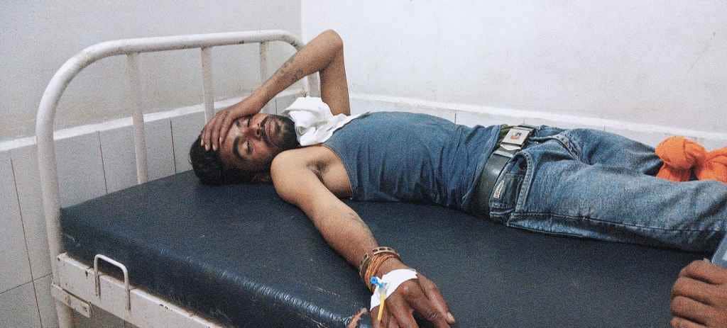 पीड़ित का अस्पताल में उपचार किया गया।