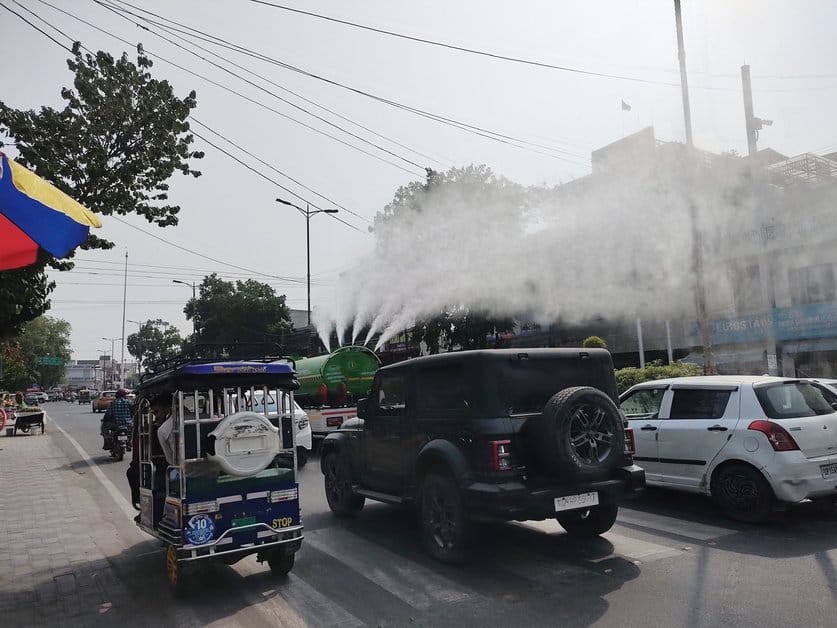 Temperature 40.4 Sprinkling on roads for relief