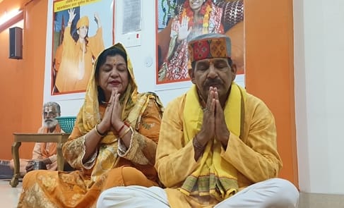फोटो 01,02 शक्ति संस्थान सुंदरबनी में अखंड श्री रामचरितमानस पाठ में भाग लेते हुए सेवानिवृत सह न