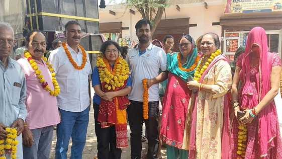 Srishti is welcomed back after winning a medal in Shooting World Cup