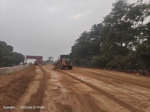 Construction is incomplete for two years... people are troubled by traffic jam