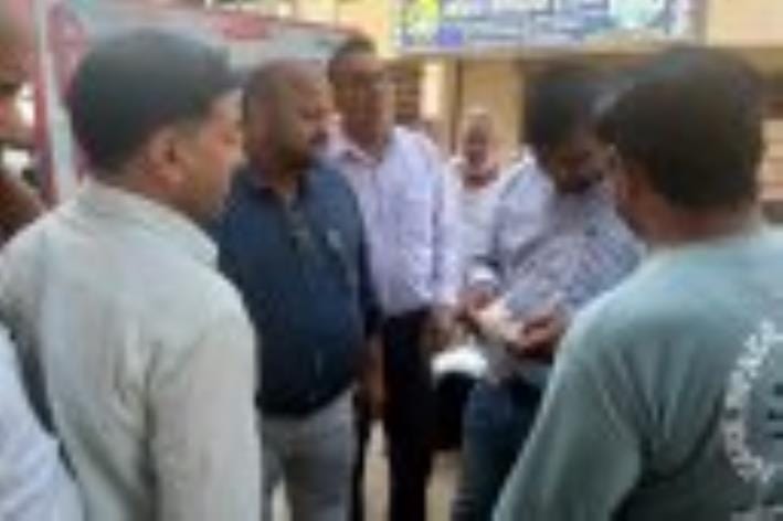 Water crisis in the heat... supply is being disrupted due to garbage getting stuck in the main drinking water line.