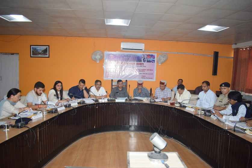 Instructions given to officers to ensure that the benefits of schemes reach the deprived on time