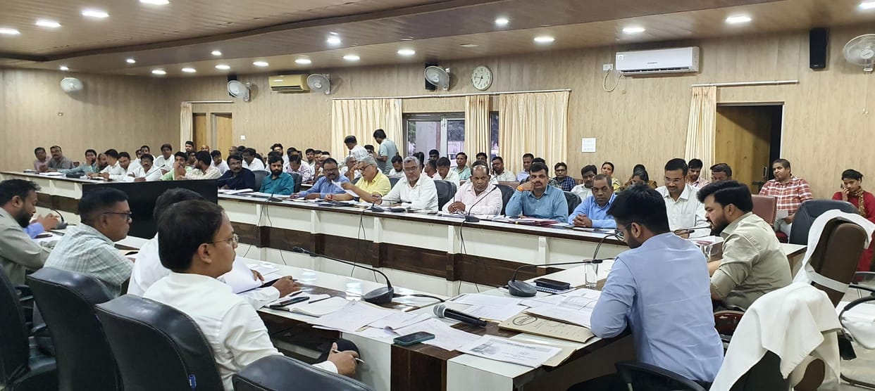 DM stopped the salary of ADO Panchayat due to poor performance